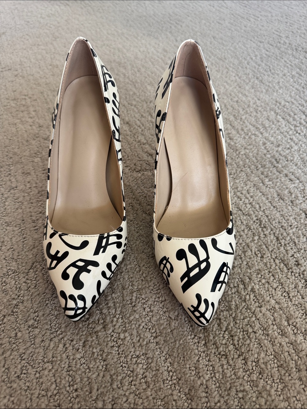 White Graphic Print Pointed-Toe Women’s Pumps